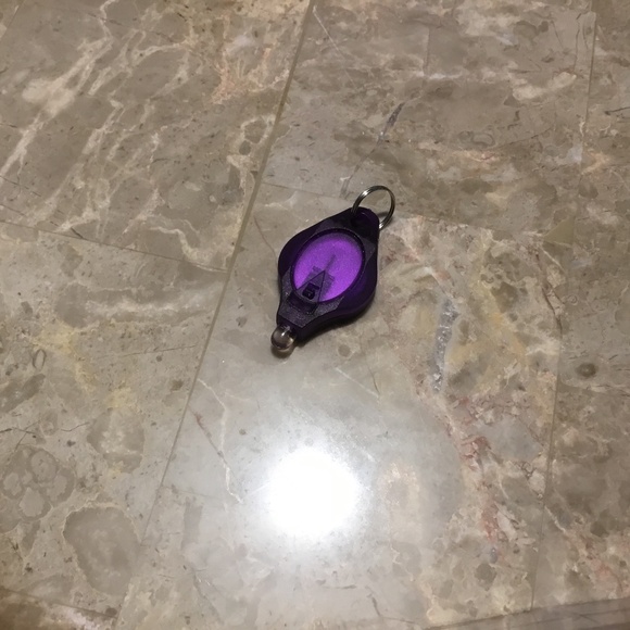 One Direction Tour Make-Up Case with Supplies and Tour City Stickers - Picture 7 of 16